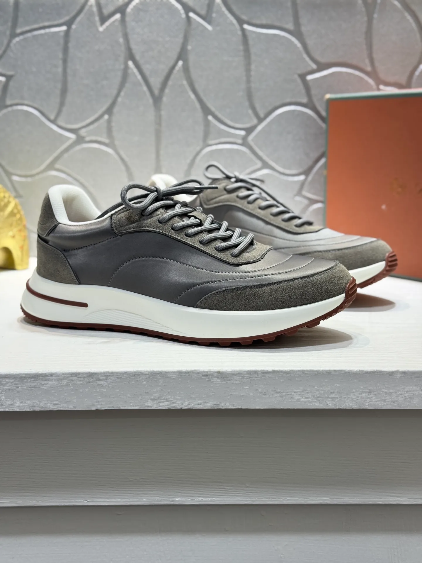 Men's men's shoes 💰440 [New style] 🪳🪳loro piana/LP material: The upper is made of umbrella cloth for routing. Anti-velvet fabric is wrapped on the front and back to ensure stability. The rear is equipped with a cushion to improve wearing comfort. Breathable mesh shoes. Stretch cloth lining𥚃. Latex mesh insole. TPU outsole. Code number: 38-44 (45 customized